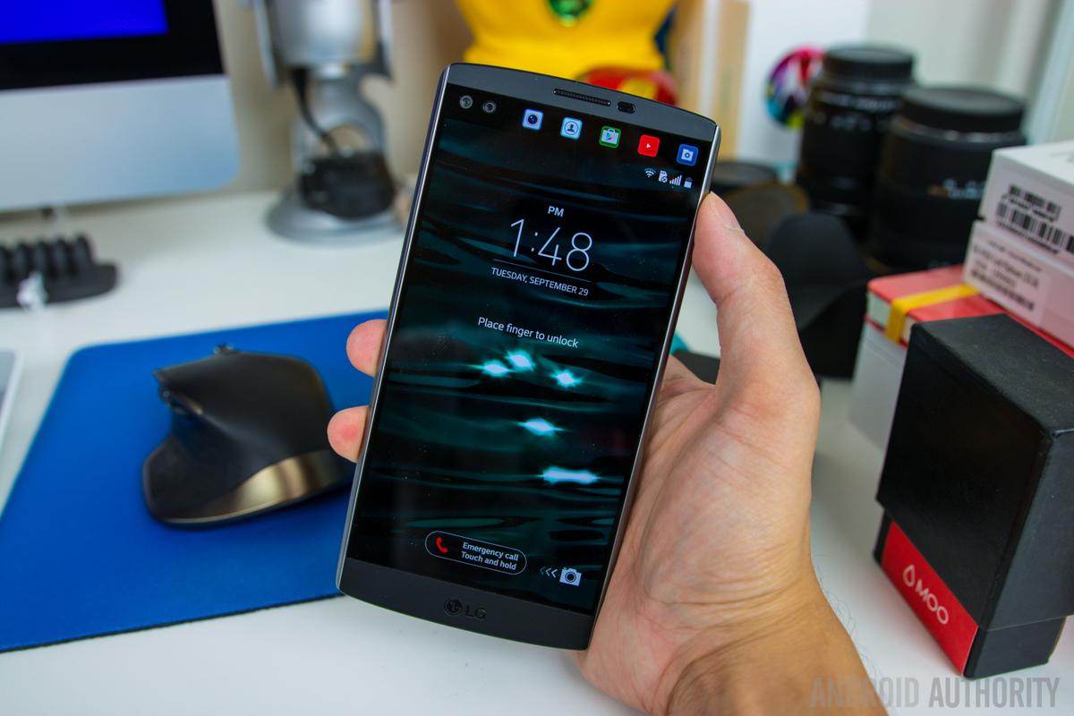 LG V10 en la mano