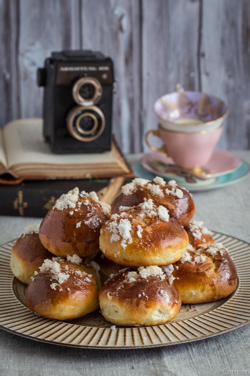 Bollos suizos de aceite de oliva plato centro