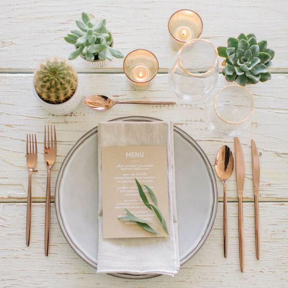 Decorar con cactus una mesa para una fiesta