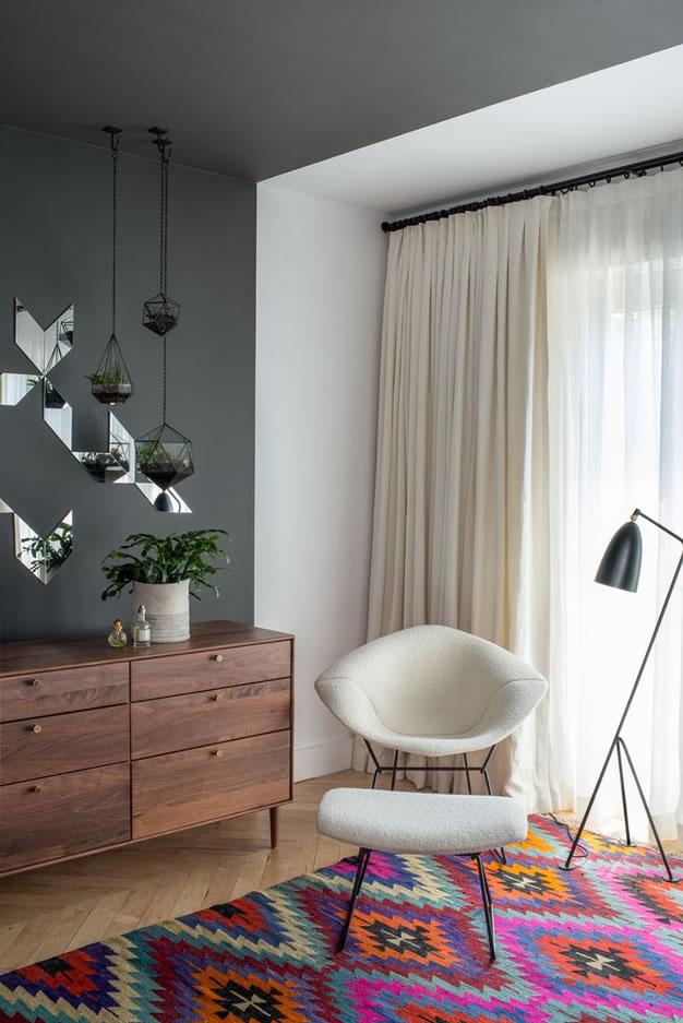 Decorar con cactus con terrarios colgados del techo