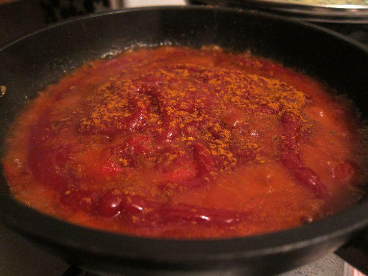currywurst-casero-con-patatas-fritas-estilo-aleman-07