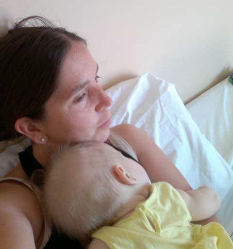 pequena-terremoto-durmiendo-vinculo-piel