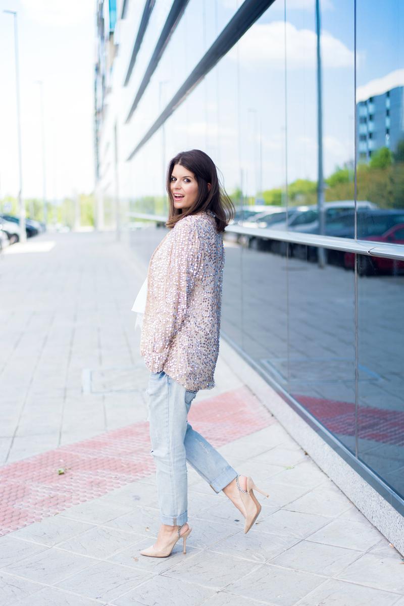 look chic con vaqueros boyfriend