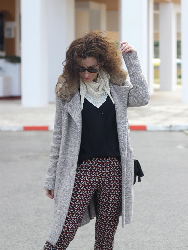 wool-coat-print-pants-paillettes-scarf-geox-bag-mocasins-shoes-Outfit-Street_Style-5