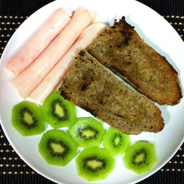 kiwi y pan integral