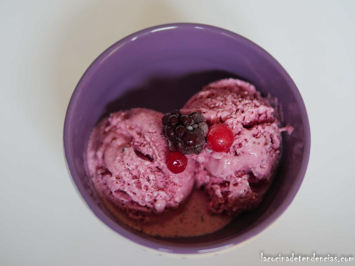helado de frutos rojos
