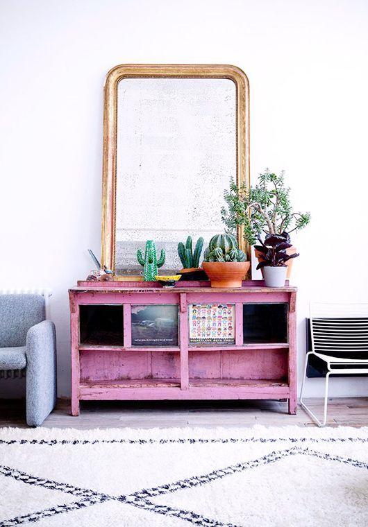tendencias_de_decoración_para_el_verano_2016_mueble_en_rosa_decapado