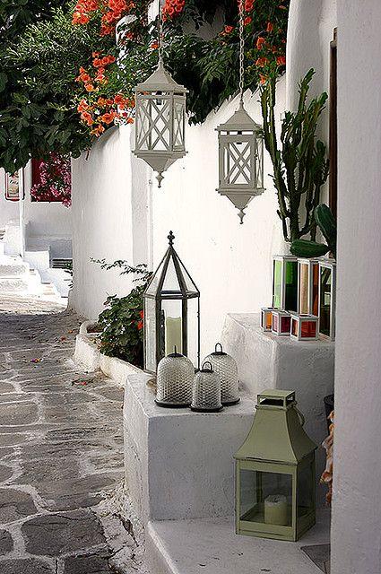 tendencias_de_decoración_para_el_verano_2016_exterior_con_farolillos_metálicos