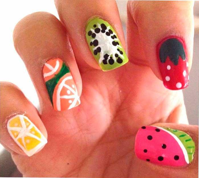 Diseños de uñas con frutas