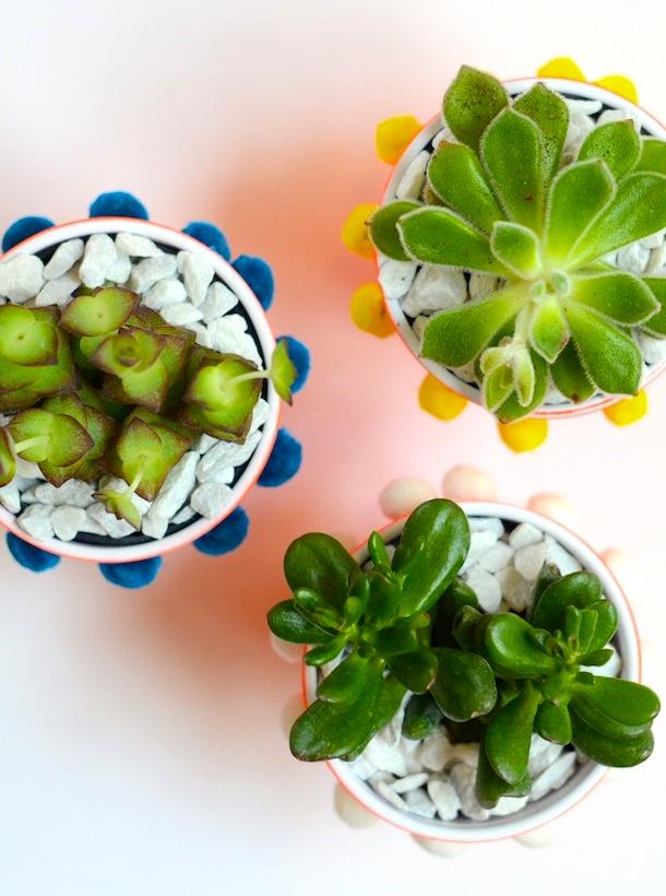 3_DIY_para_decorar_una_mesa_de_verano_resultado_final_vasos_personalizados