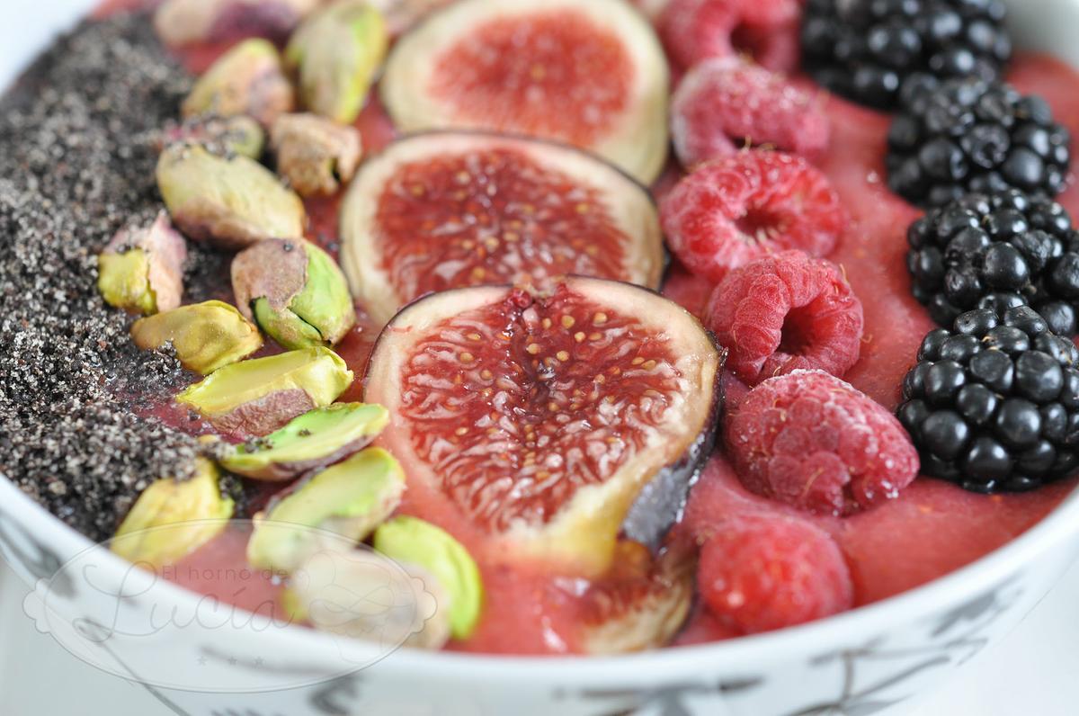 Smoothie bowl de frutos rojos