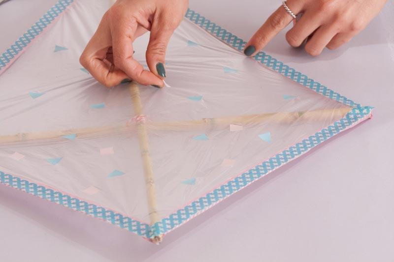 Tutorial para hacer una cometa casera.