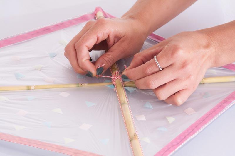 Tutorial para hacer una cometa casera.