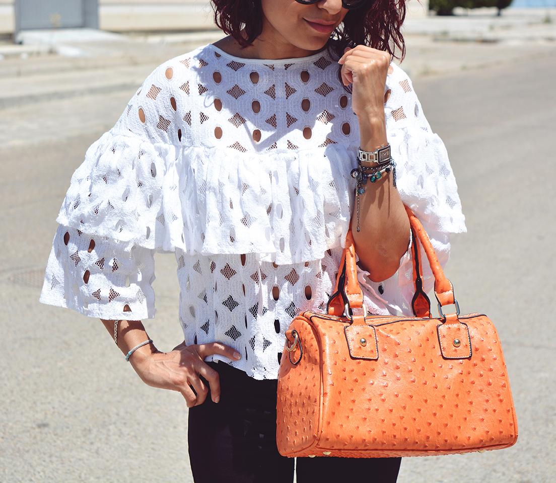 Look con bolso de color 14