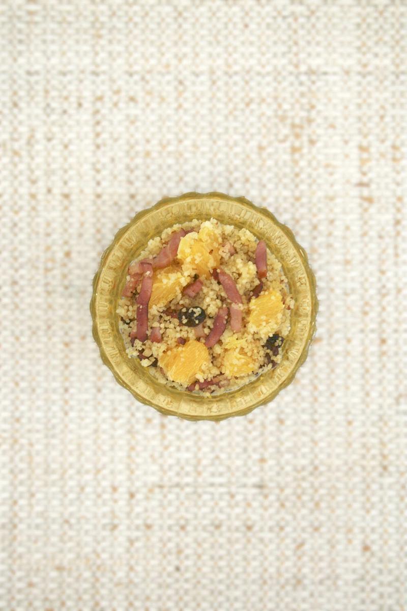 ENSALADA DE CUSCÚS CON BACON, PASAS Y NARANJA #receta