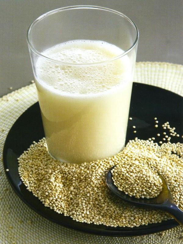Horchata de quinoa. Bebida refrescante y nutritiva