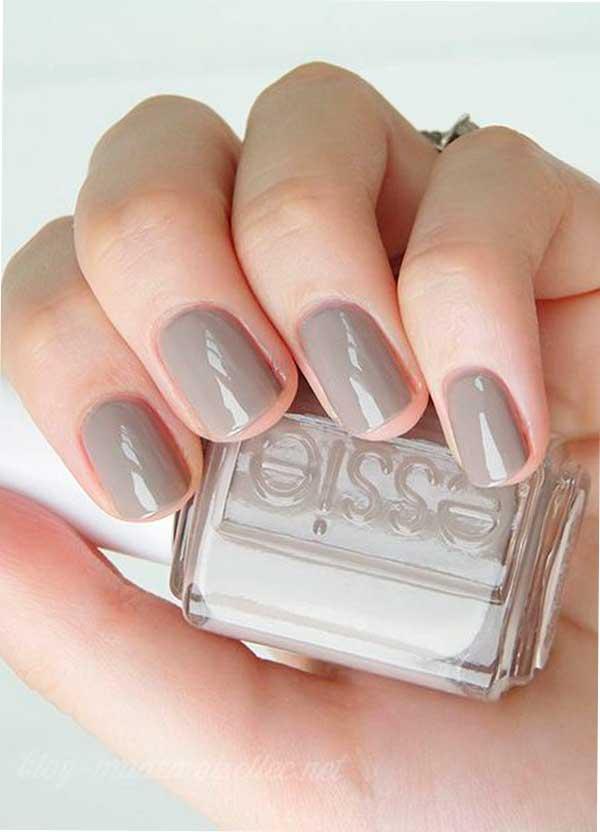 Uñas color nude sencillas