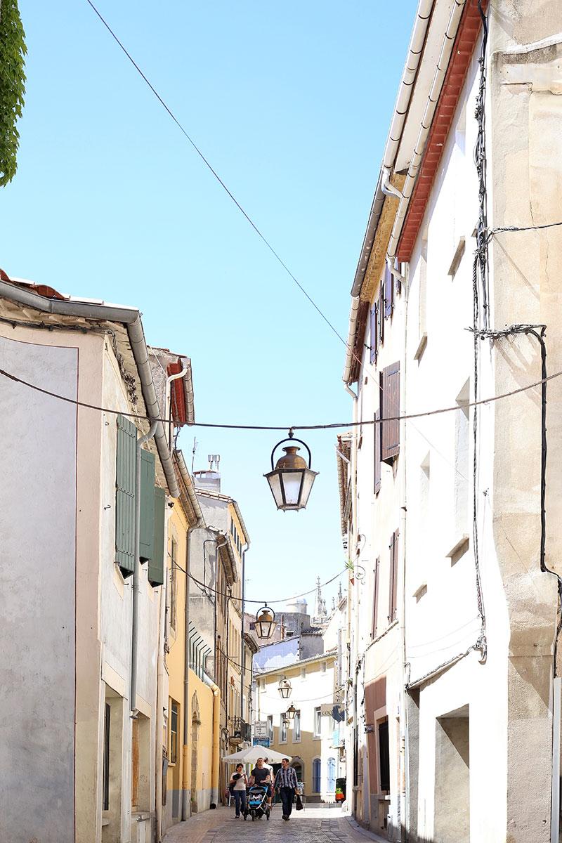 Les-grands-buffets-Narbonne-street