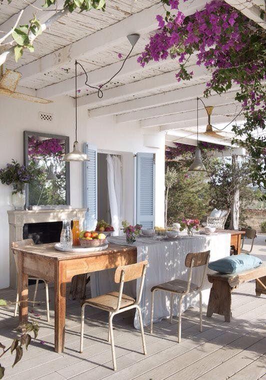 outdoor dinning room