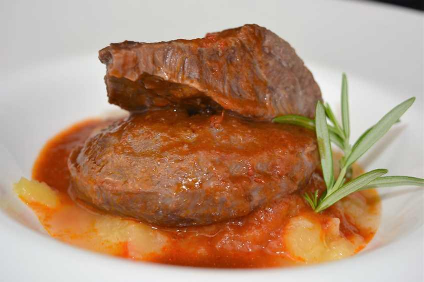 carrilleras-de-cerdo-con-salsa-de-rioja.JPG