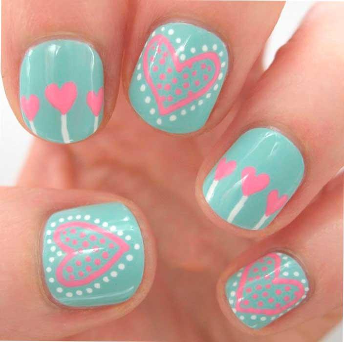 Uñas con corazones vintage
