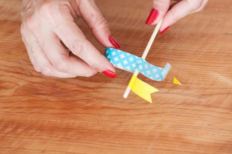 Como hacer un topper de banderines.