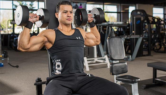 El entrenamiento extremo de hombros y tríceps!