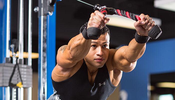 El entrenamiento extremo de hombros y tríceps