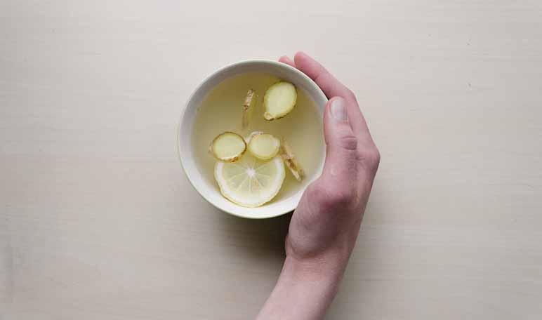 Cómo aliviar la tos con limón