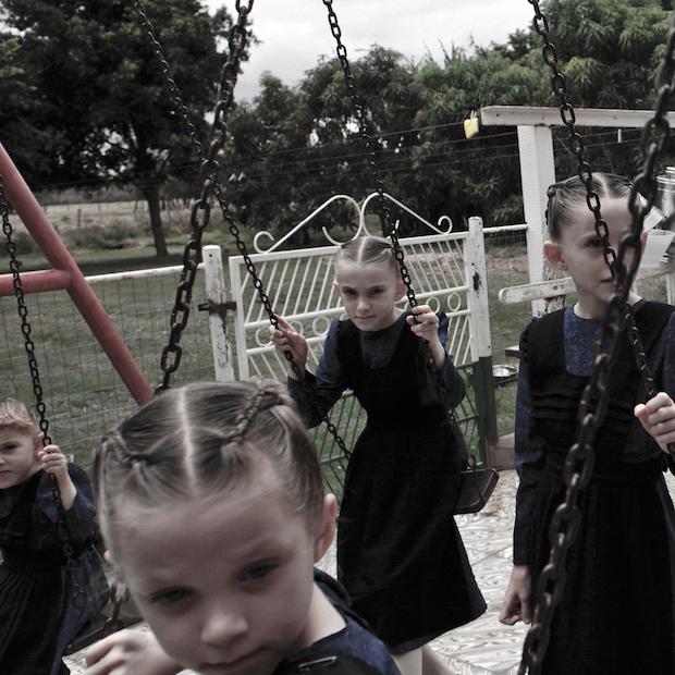 Crystal castles portada