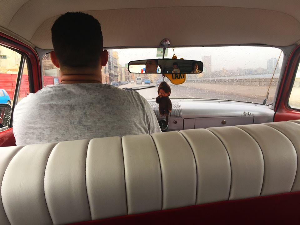 Viviendo la experiencia en un taxi cubano :)