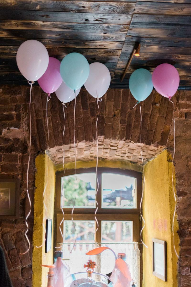 helio para fiestas - globos en el techo
