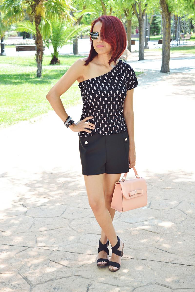 Total black summer 1