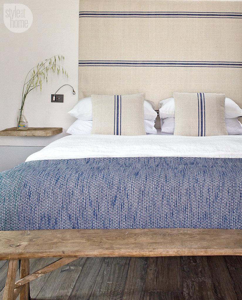 Vacaciones_a_La_Toscana_detalle_dormitorio_principal_en_tonos_azules