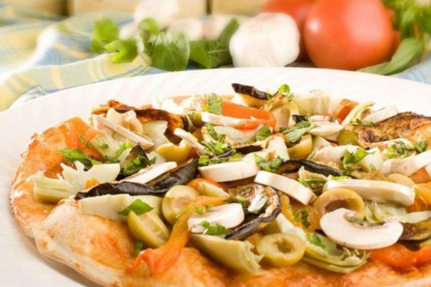 pizza-de-alcachofas-champinones-y-aceitunas.jpg