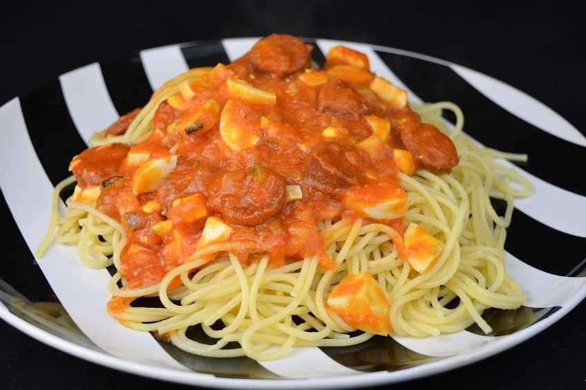 espaguetis-con-chorizo-y-salsa-picante.JPG