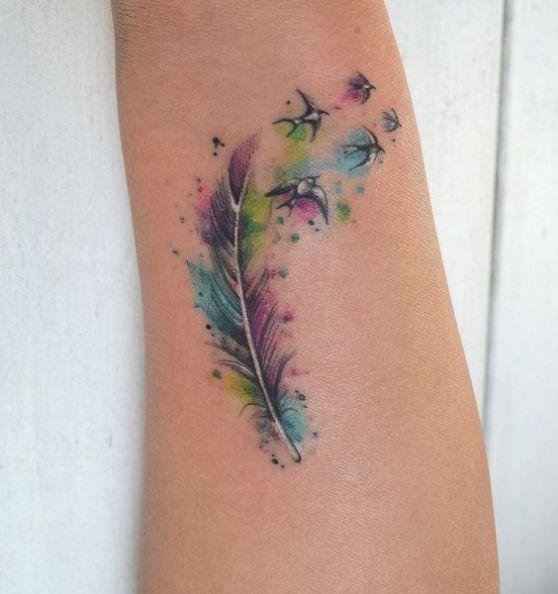 tatuaje de plumas