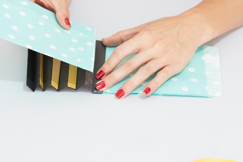 Como hacer un álbum para guardar tus fotos.