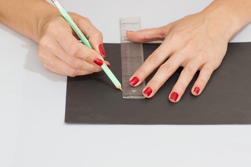 Como hacer un álbum para guardar tus fotos.