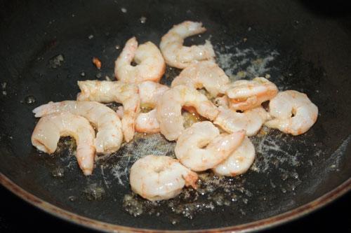 saltear-las-gambas-para-el-Paté-de-Gambas-y-Palitos-de-Mar