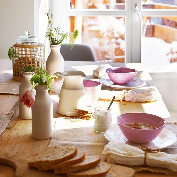 poner la mesa para el desayuno