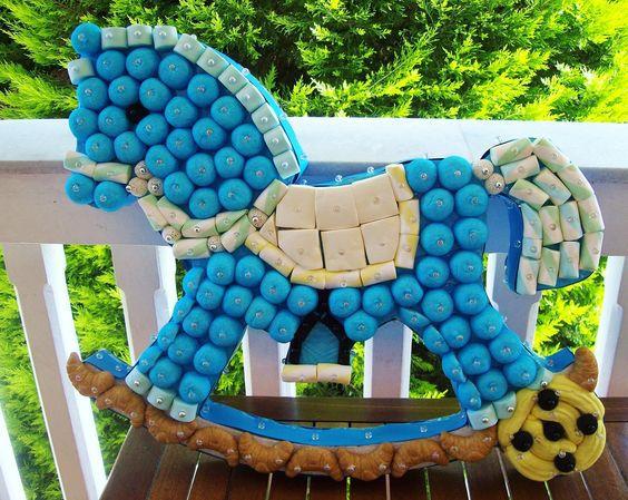 torta decorada con malvaviscos