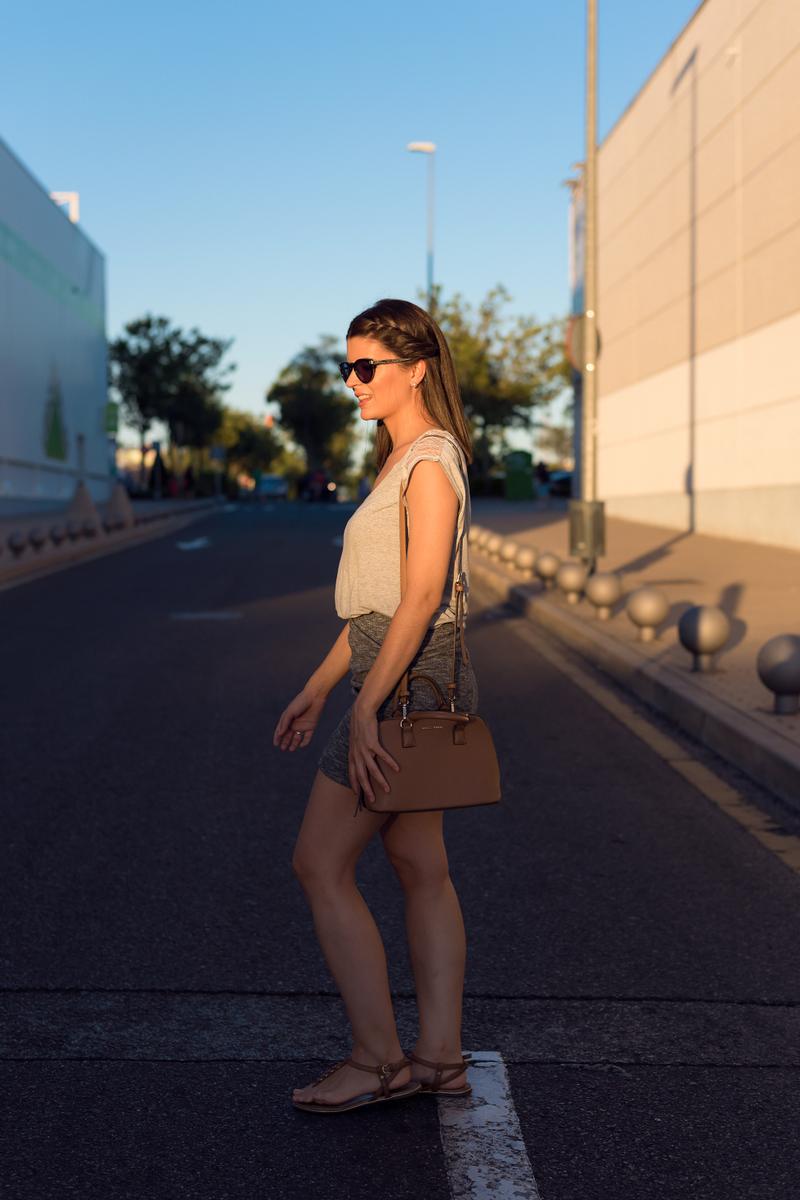 look casual con falda ajustada