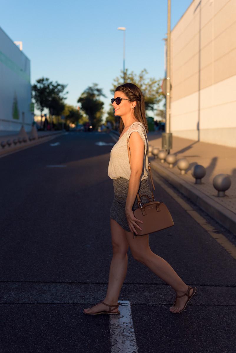 look casual con falda ajustada