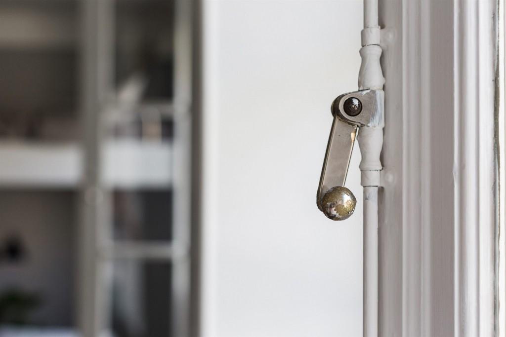 Detalles de estilo nórdico ventana