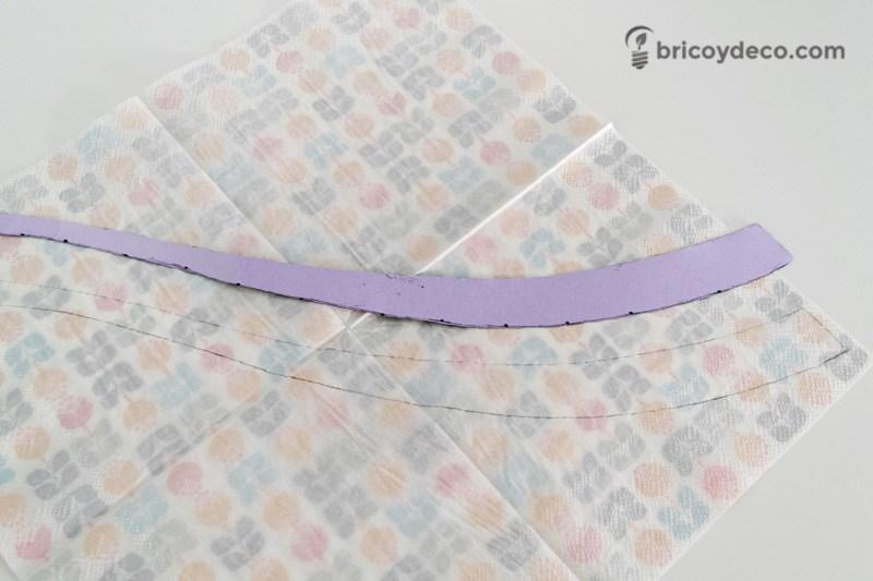 calcar un dibujo sobre servilletas de papel