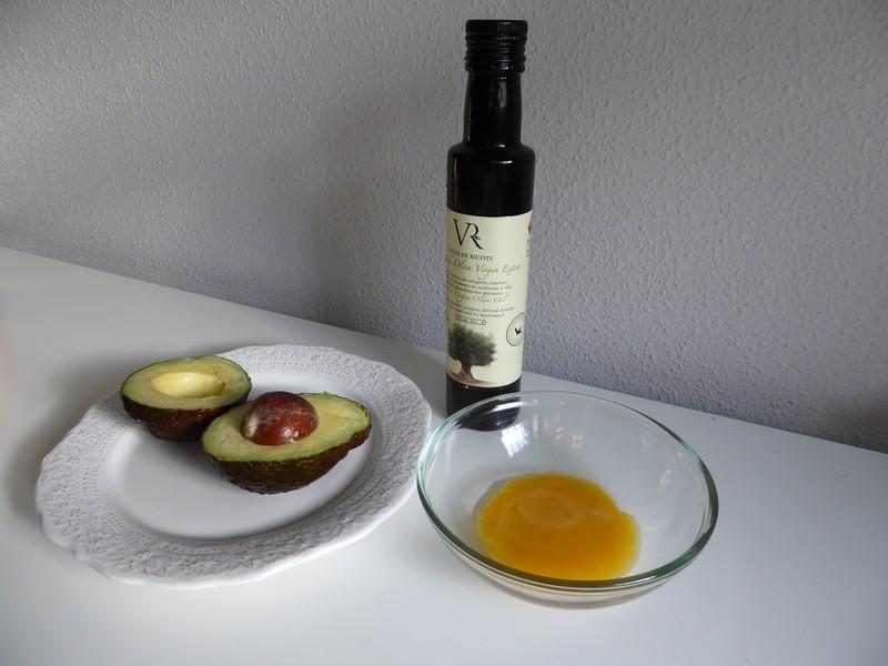 Agucate, yema de huevo y aceite de oliva