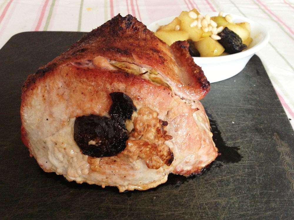 Lomo relleno de ciruelas