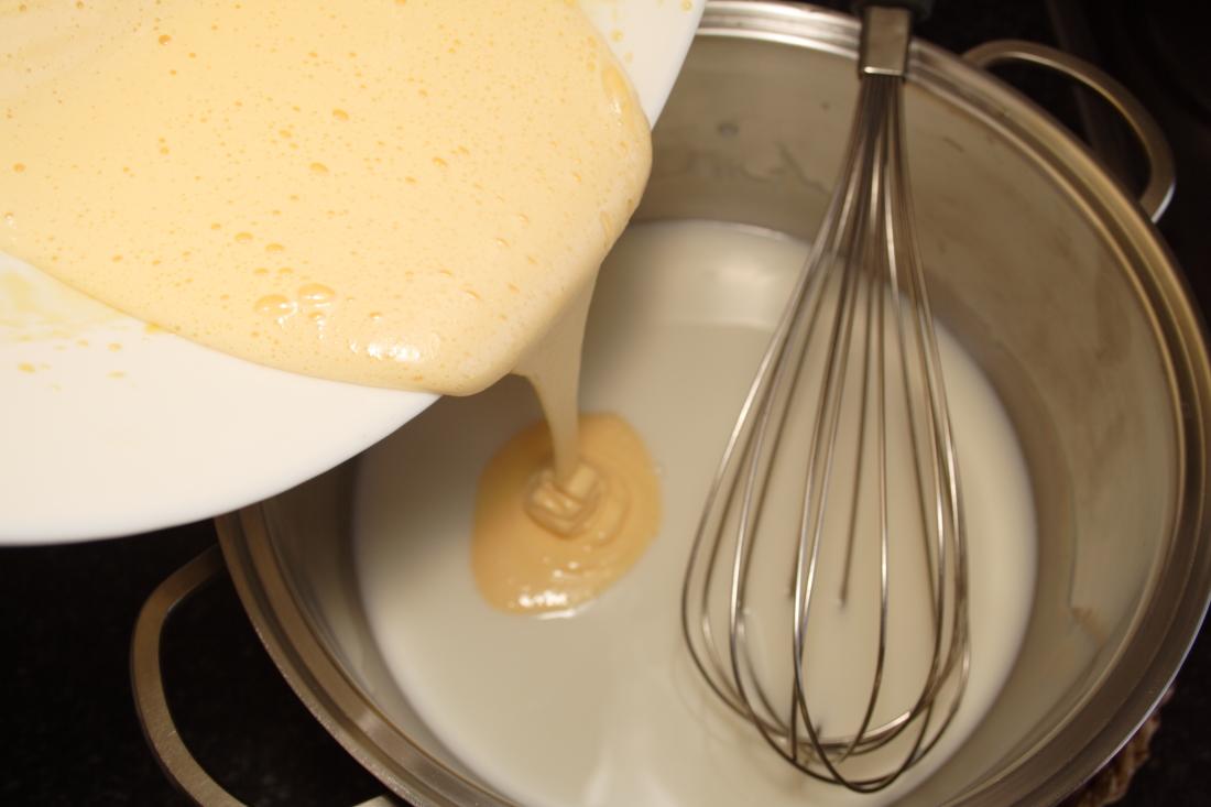 TARTA DE CHOCOLATE BLANCO Y MERMELADA 8