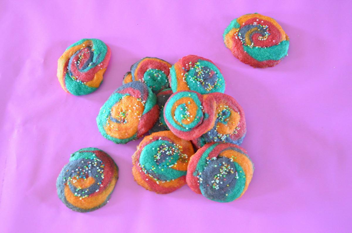 galletas de mantequilla de colores- solo 4 ingredientes
